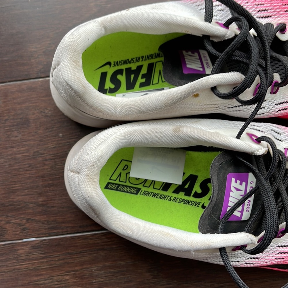 Nike running sneaker - Picture 3 of 6